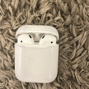 Apple White Earbud Headphones